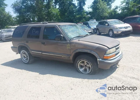 2000 Chevrolet Blazer Ls from USA, damaged, VIN 1GNCS13W0Y2262721
